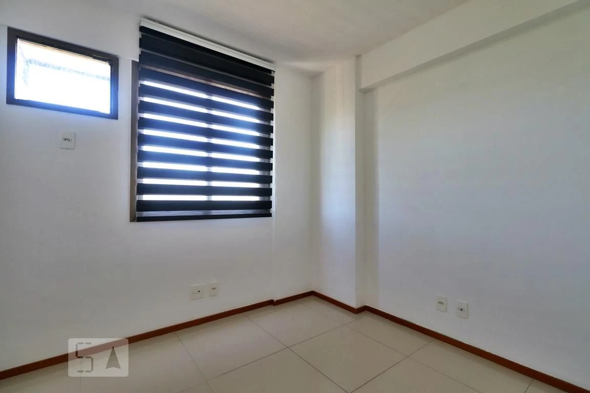 Balcony with a grill in a 3-bedroom apartment, 80 m² — photo 18