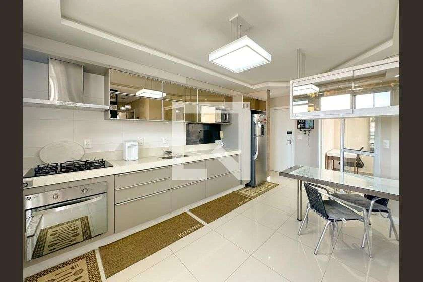 Furnished apartment with 2 bedrooms and an en-suite suite — photo 27