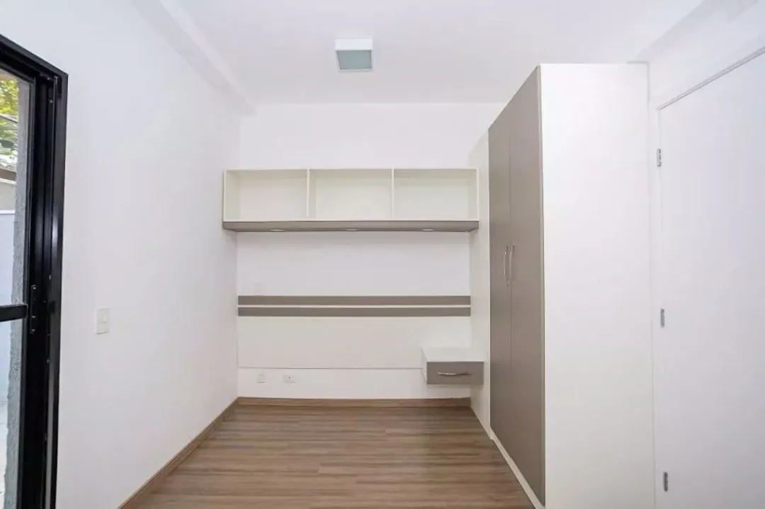 1-bedroom apartment with open-plan kitchen, 50 m² — photo 5