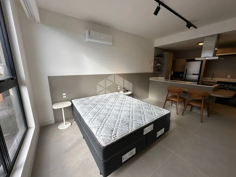 Furnished 33 m² studio with 1 bedroom and 1 bathroom — photo 11