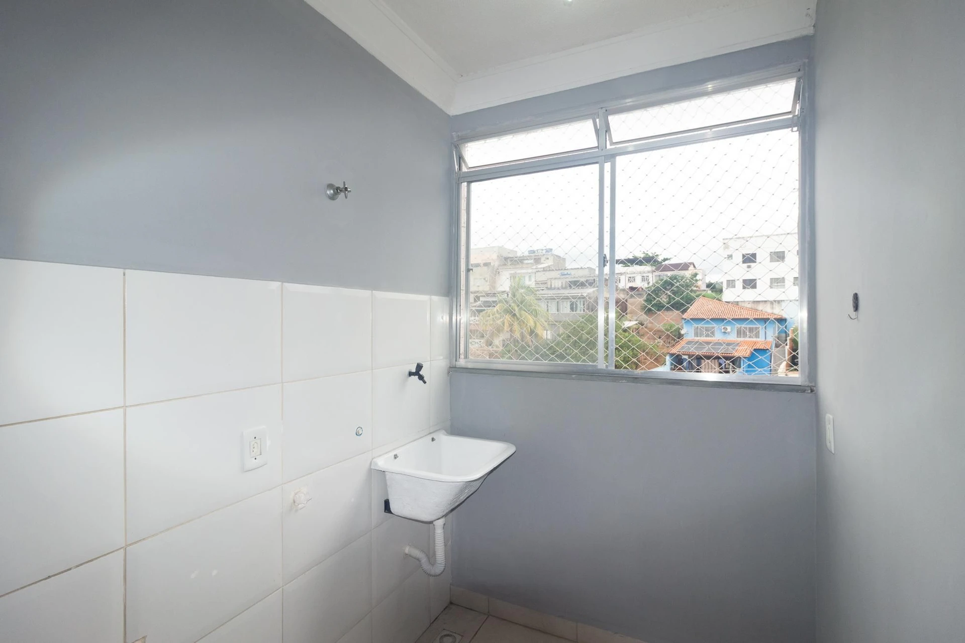 2-bedroom apartment in a building with a pool — photo 37