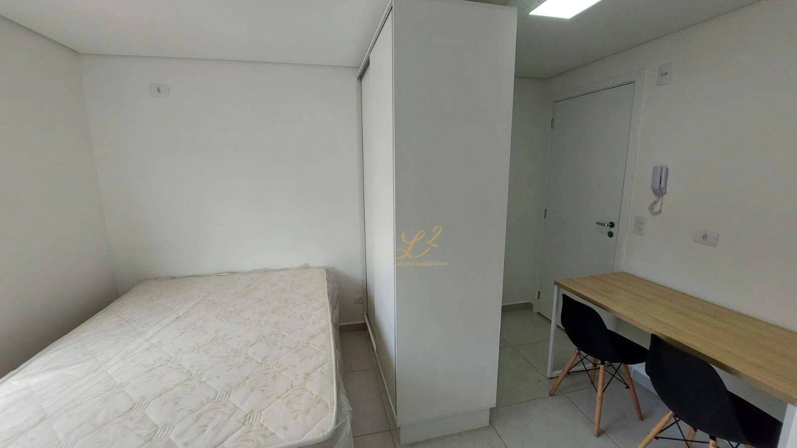Furnished studio, 17 m², with a home office — photo 6
