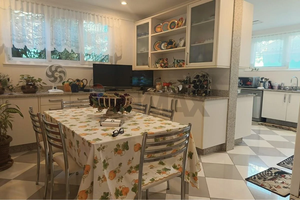 Furnished house with private garden and 5 parking spots — photo 40