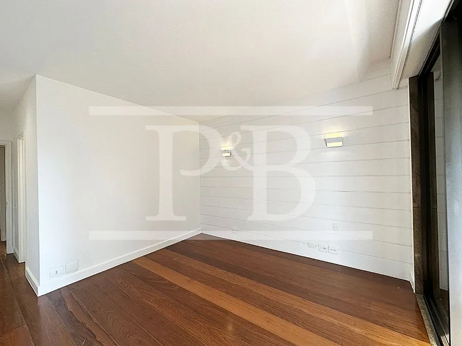 Квартира з 4 спальнями та балконом 410 м² — photo 15