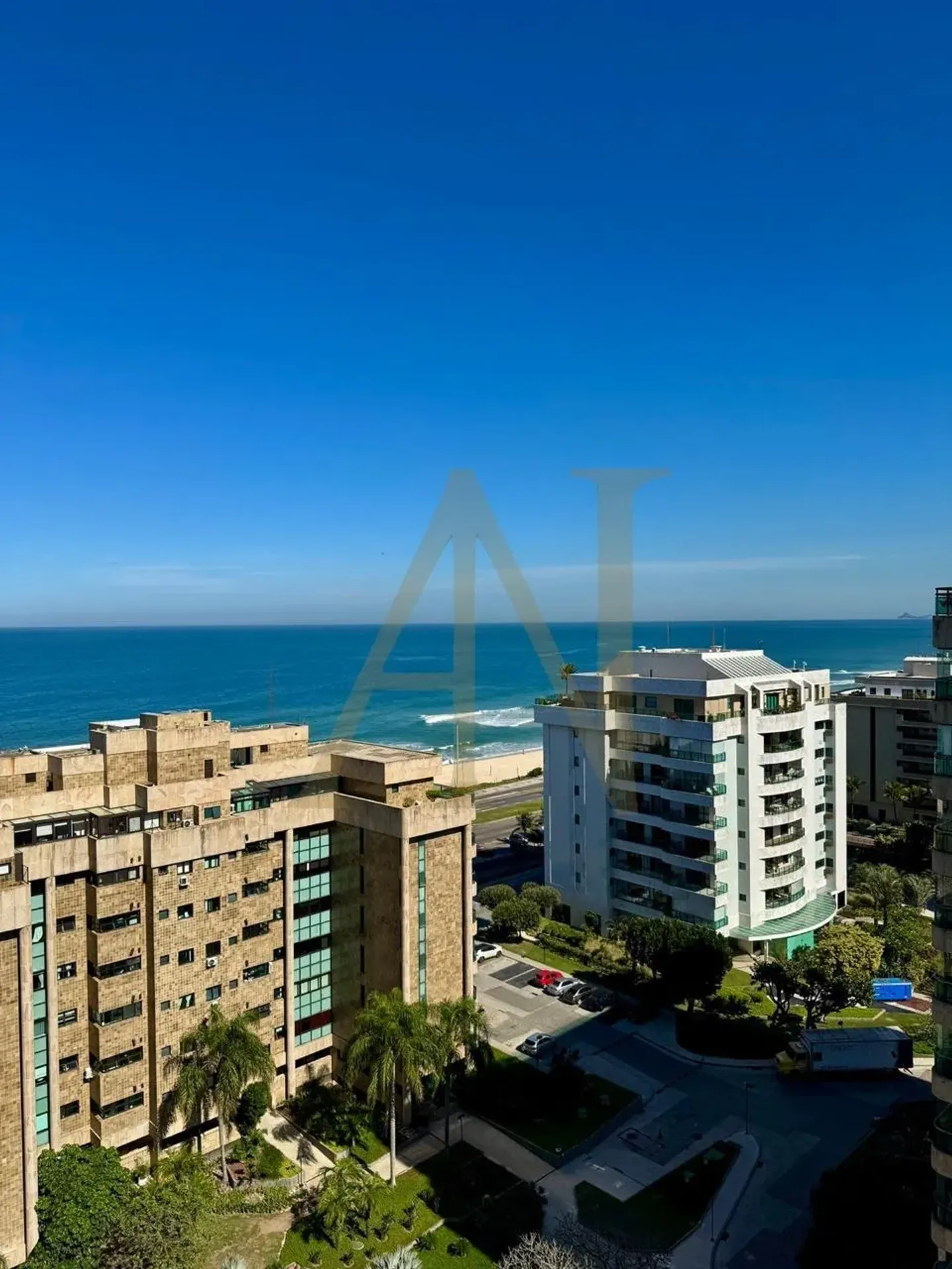 Furnished apartment with 4 bedrooms and 5 bathrooms — photo 38