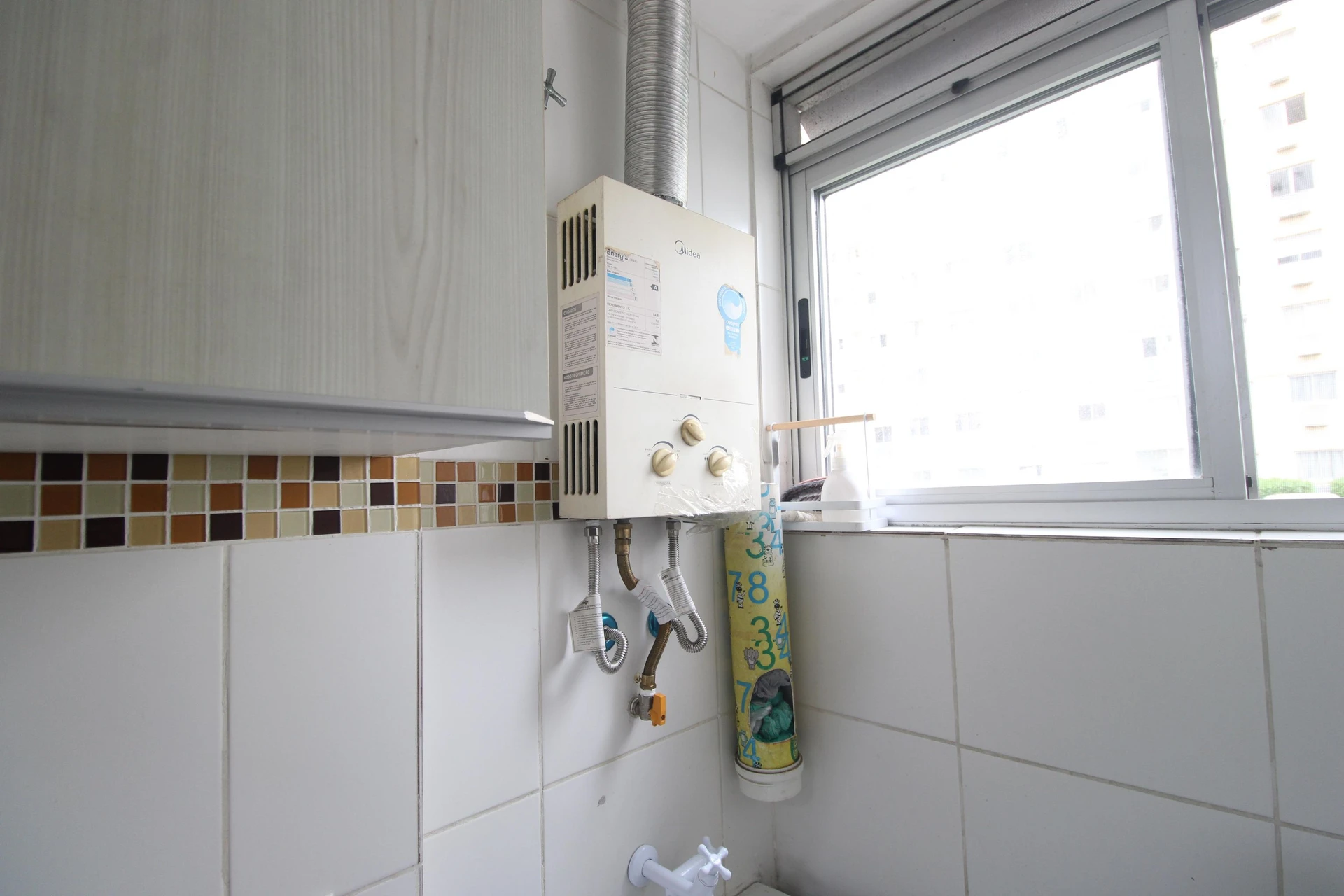 Furnished 2-bedroom apartment with a balcony — photo 28