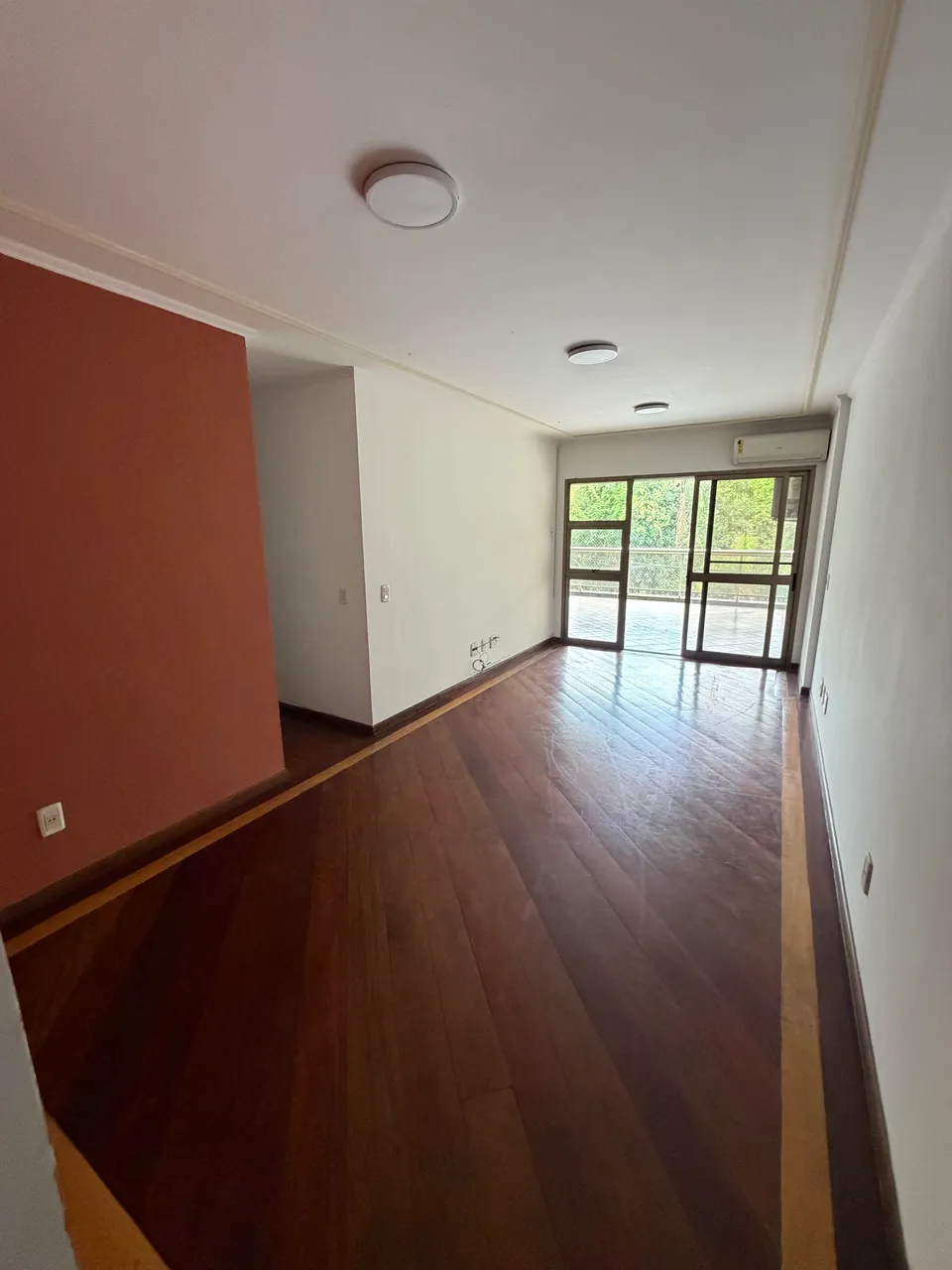 Apartment with 4 bedrooms and 2 bathrooms — photo 19