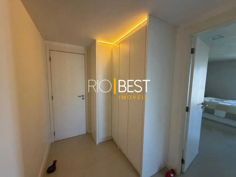 Floor-to-ceiling windows in a 4-bedroom apartment, 385 m² — photo 11