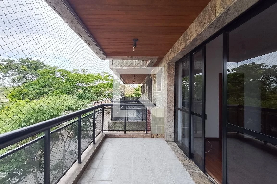 4-bedroom apartment with a water view in Rio de Janeiro — photo 32