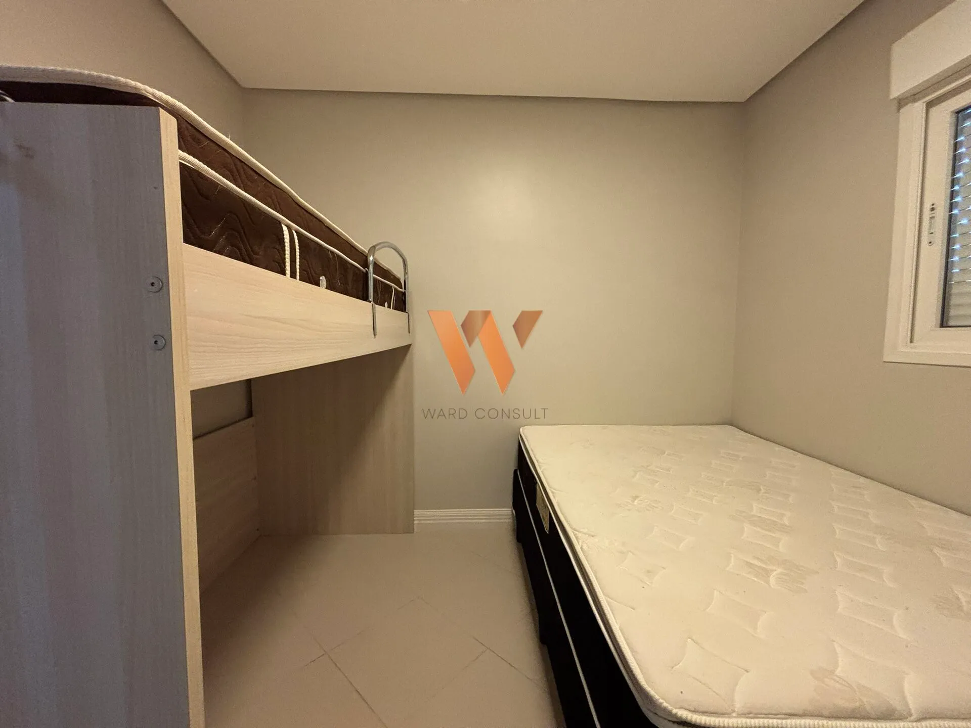 Furnished apartment with 3 en-suites and 236 m² — photo 31