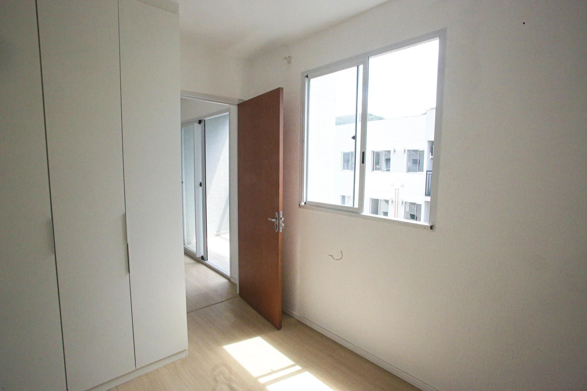 Вид на гори та 1 спальня: квартира 37 м² — photo 24