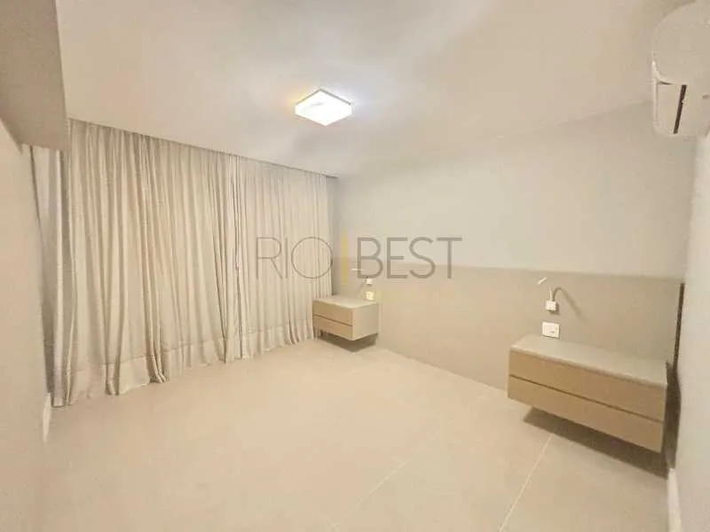 Apartment with 4 bedrooms, 5 bathrooms and a balcony — photo 20
