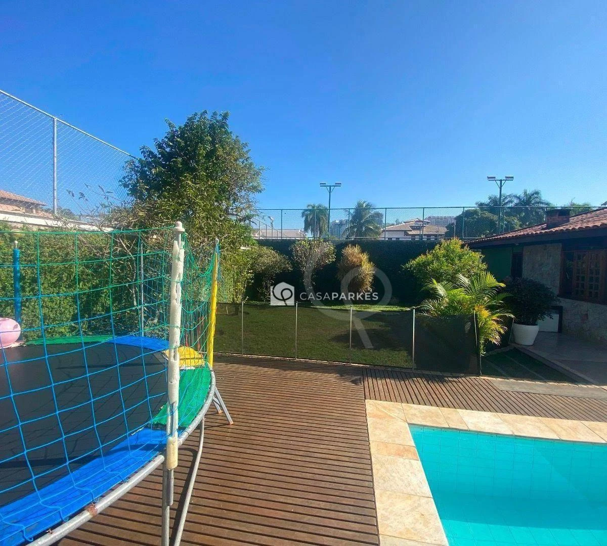 Casa com 5 quartos e 5 banheiros, 570 m², cozinha a gás — photo 15