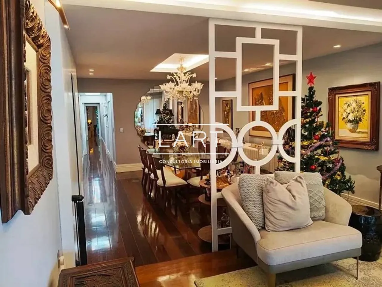 Furnished apartment, 250 m², with floor-to-ceiling windows — photo 12