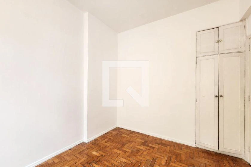 2-bedroom apartment with a bathtub — photo 11