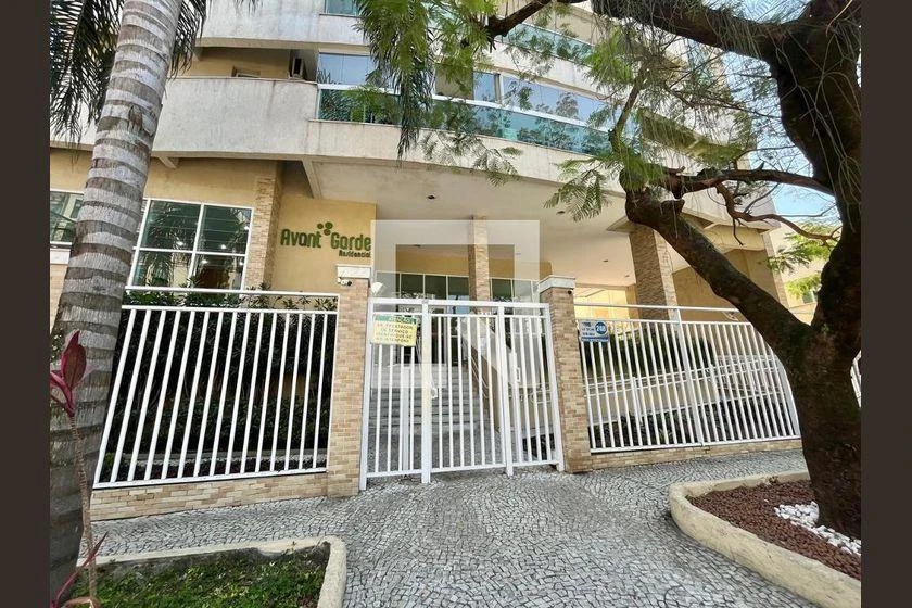 2-bedroom apartment in a building with a pool — photo 42