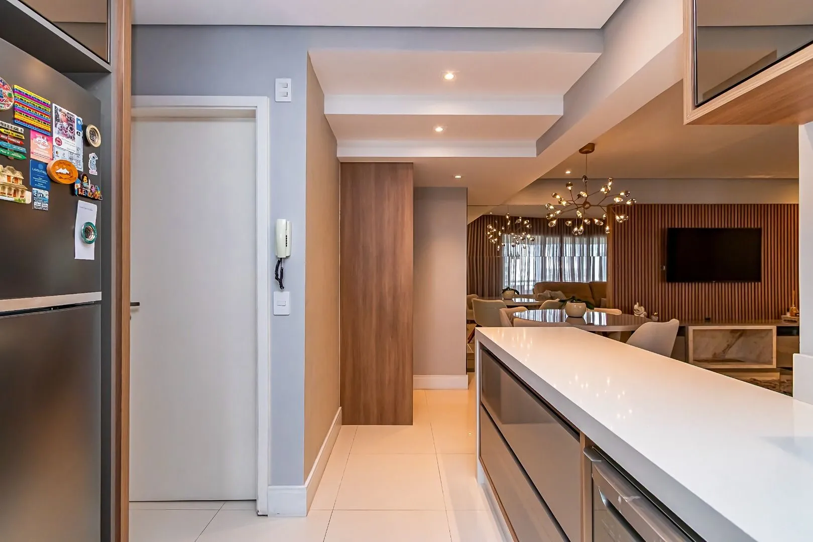 Glass-enclosed balcony in a 3-bedroom apartment, 110 m² — photo 37