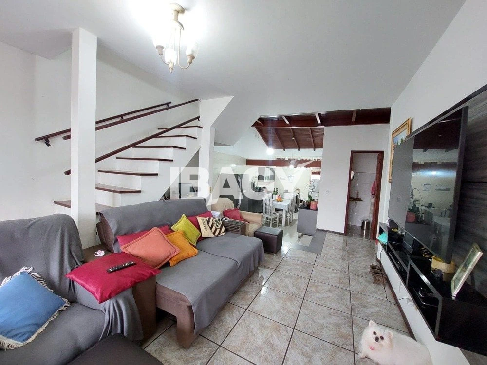 4-bedroom house, 1 with its own bathroom, 157 m²