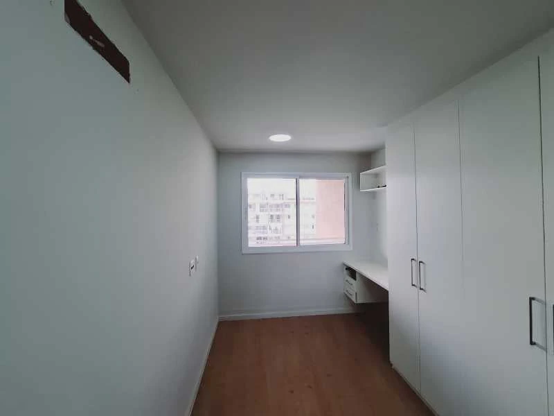 3-bedroom apartment with a walk-in closet — photo 22