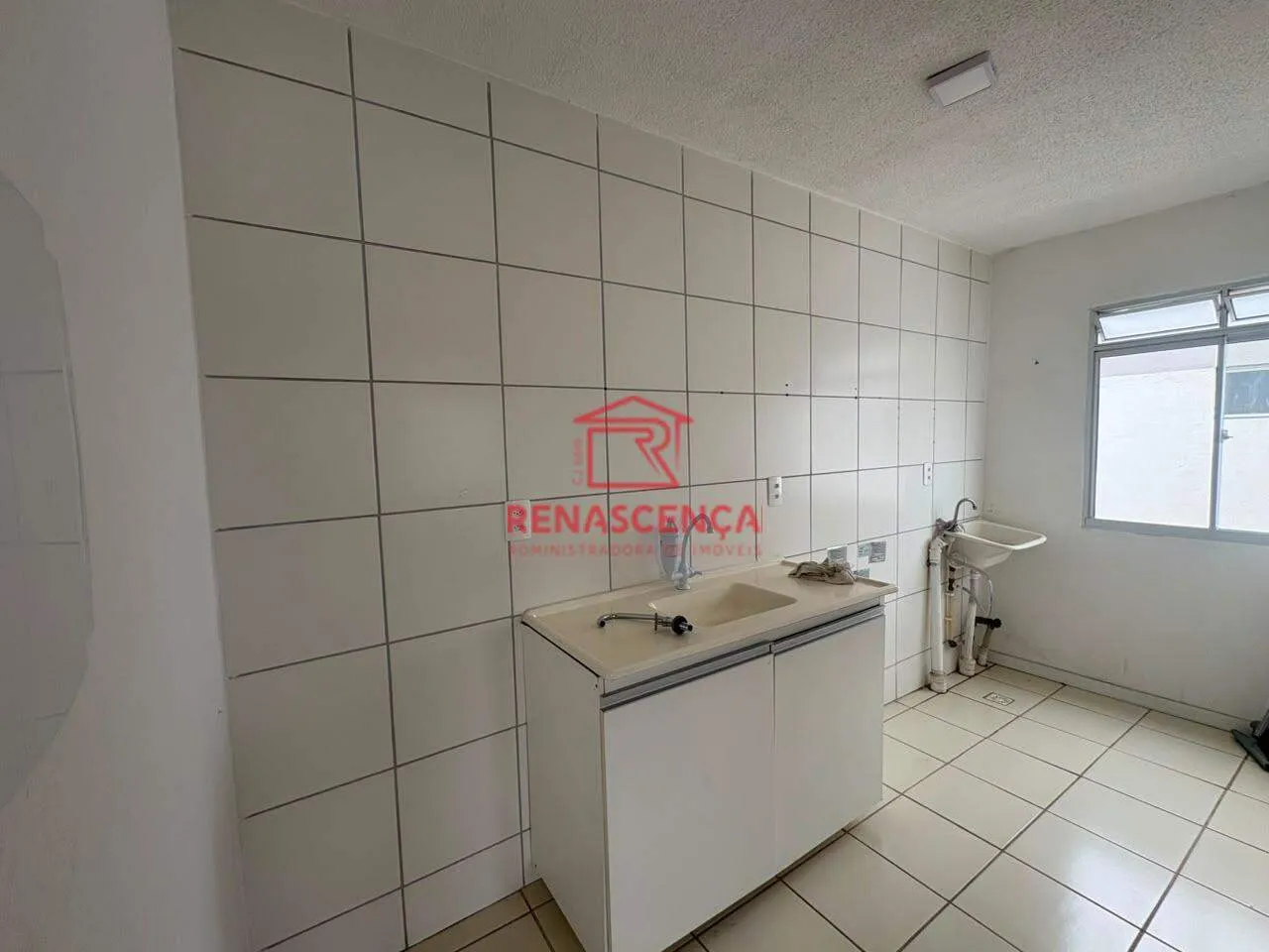 2-bedroom apartment with no parking included — photo 10