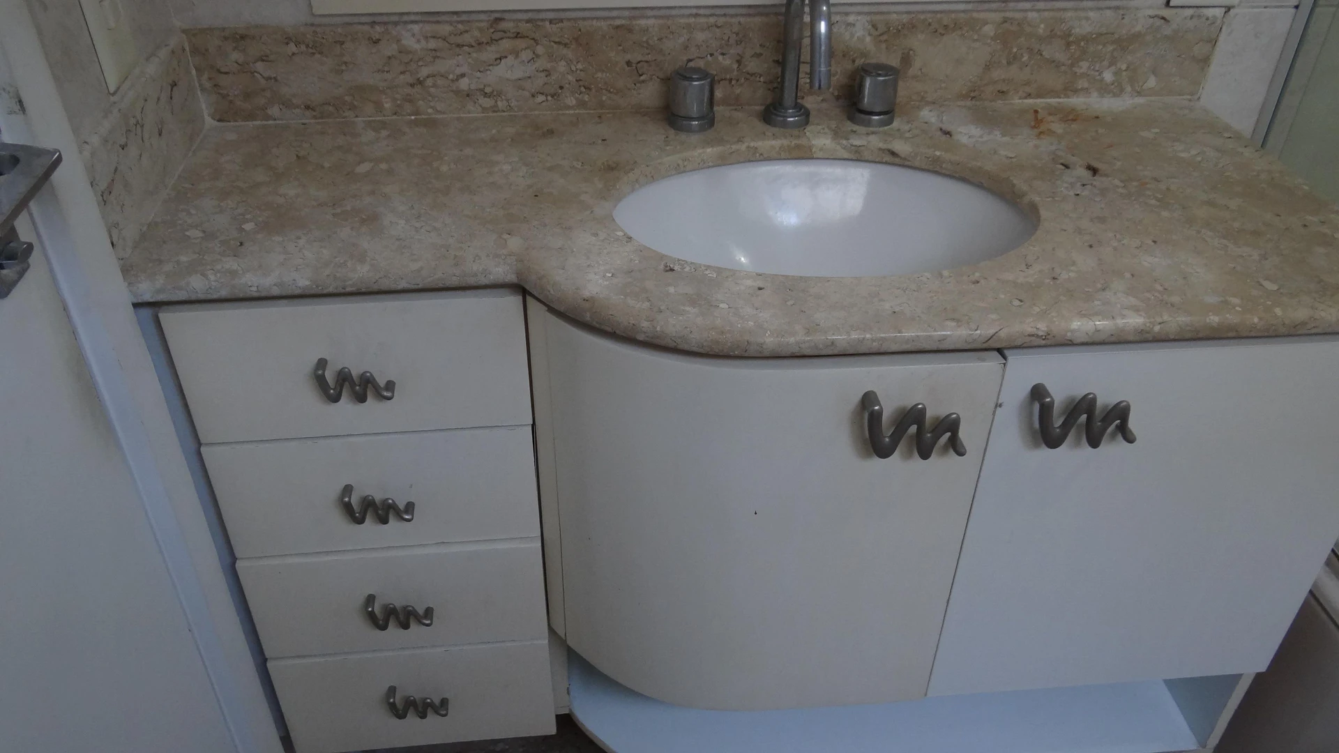 Apartamento sin amueblar con 3 dormitorios y balcón — photo 12
