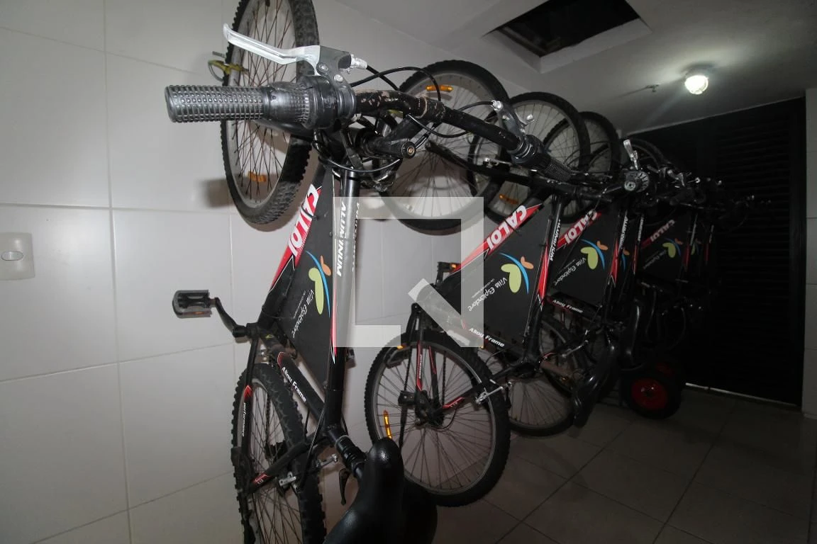 Apartamento sem mobília com varanda e 3 quartos — photo 11
