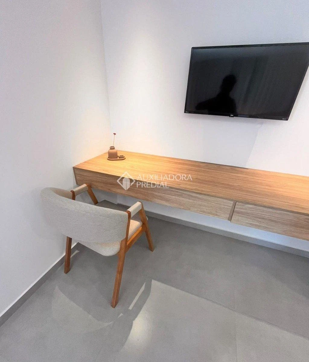 One-bedroom apartment with a home office in Florianópolis — photo 13
