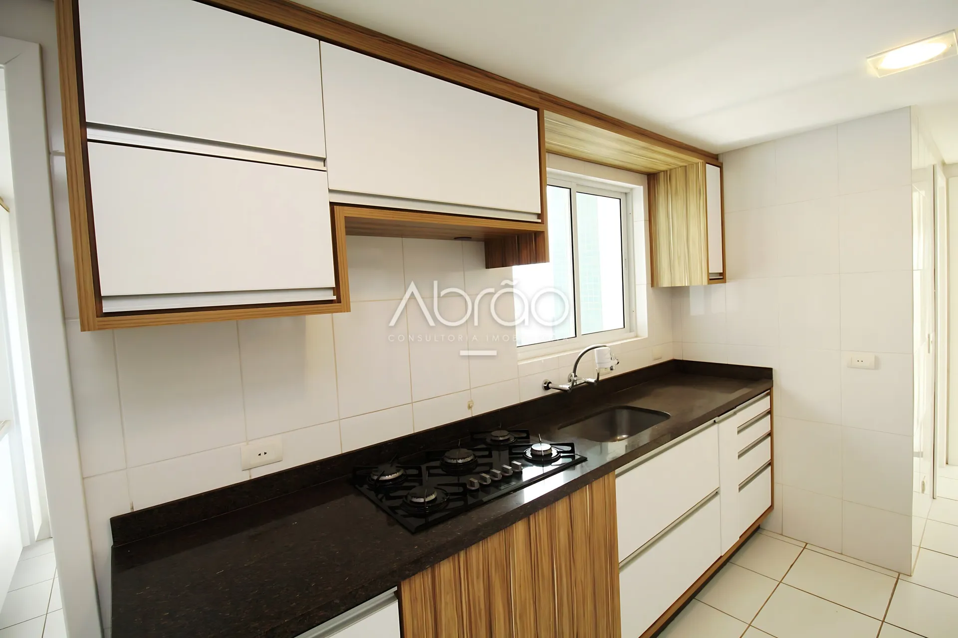 Furnished duplex apartment with 4 suites and 5 baths — photo 13