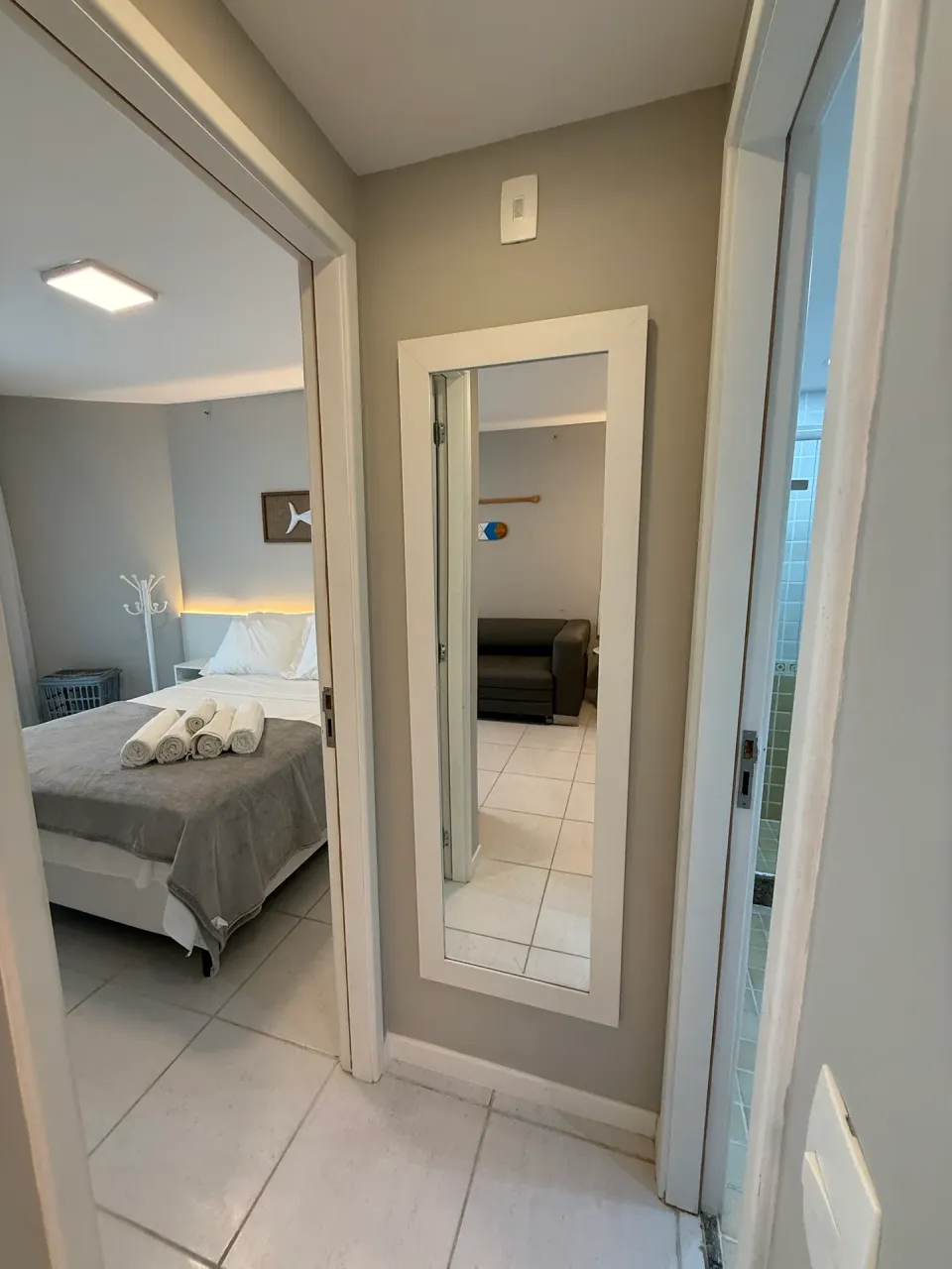 Furnished apartment with 1 bedroom and water view — photo 5