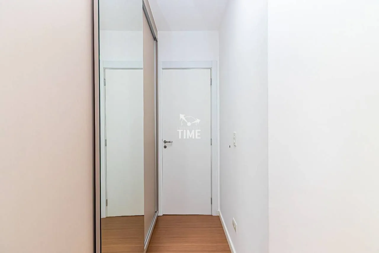 Wood or laminate floors in a 3-bedroom apartment, 78 m² — photo 17