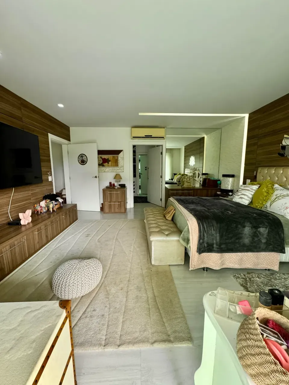 House with glassed-in balcony, 5 bedrooms and 5 baths — photo 4