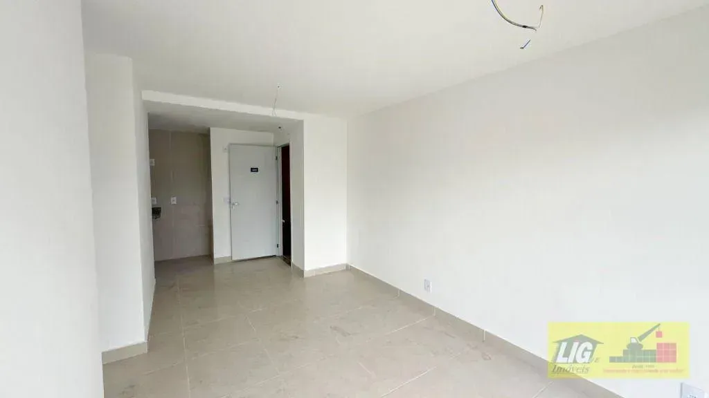 2-bedroom apartment with open-plan kitchen and gas stove — photo 6