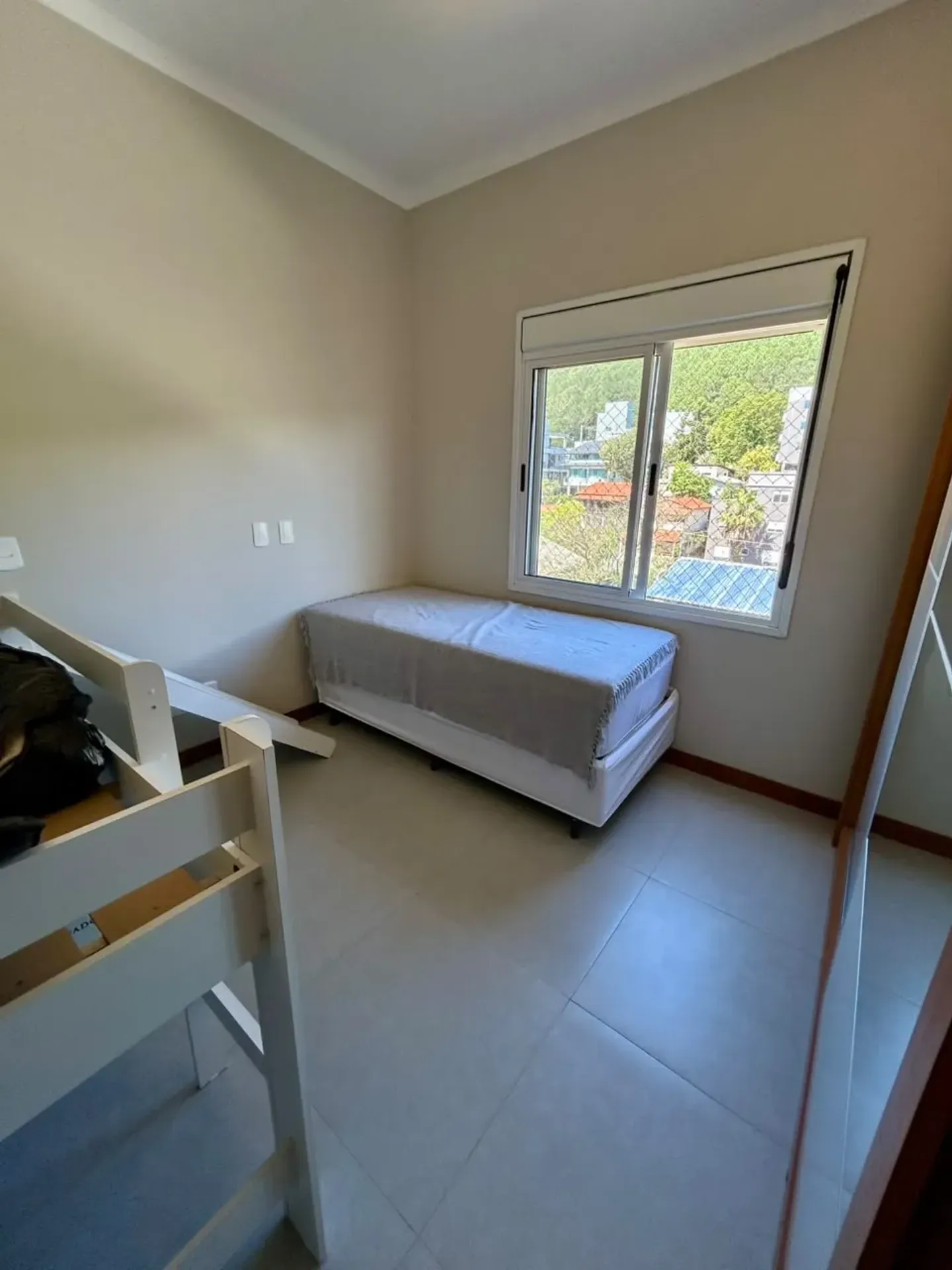 3-bedroom apartment with a washing machine — photo 11