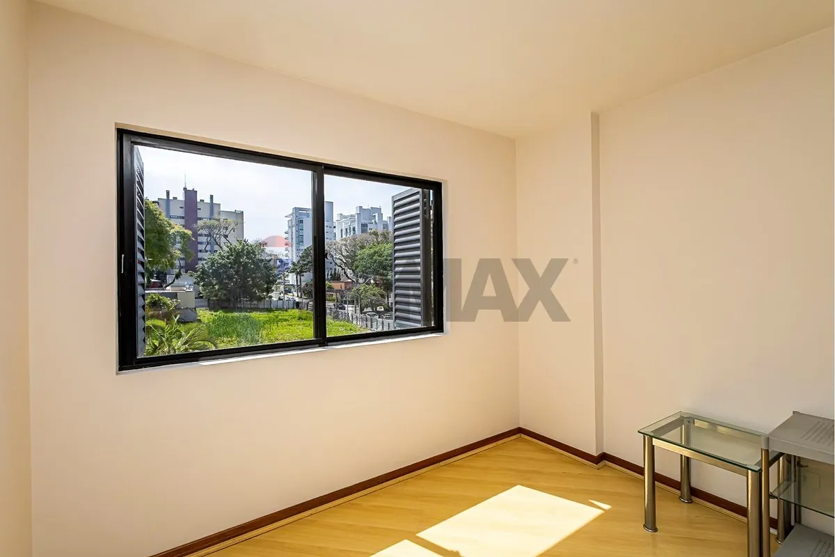 Apartment, 36 m², with wood or laminate floors — photo 31