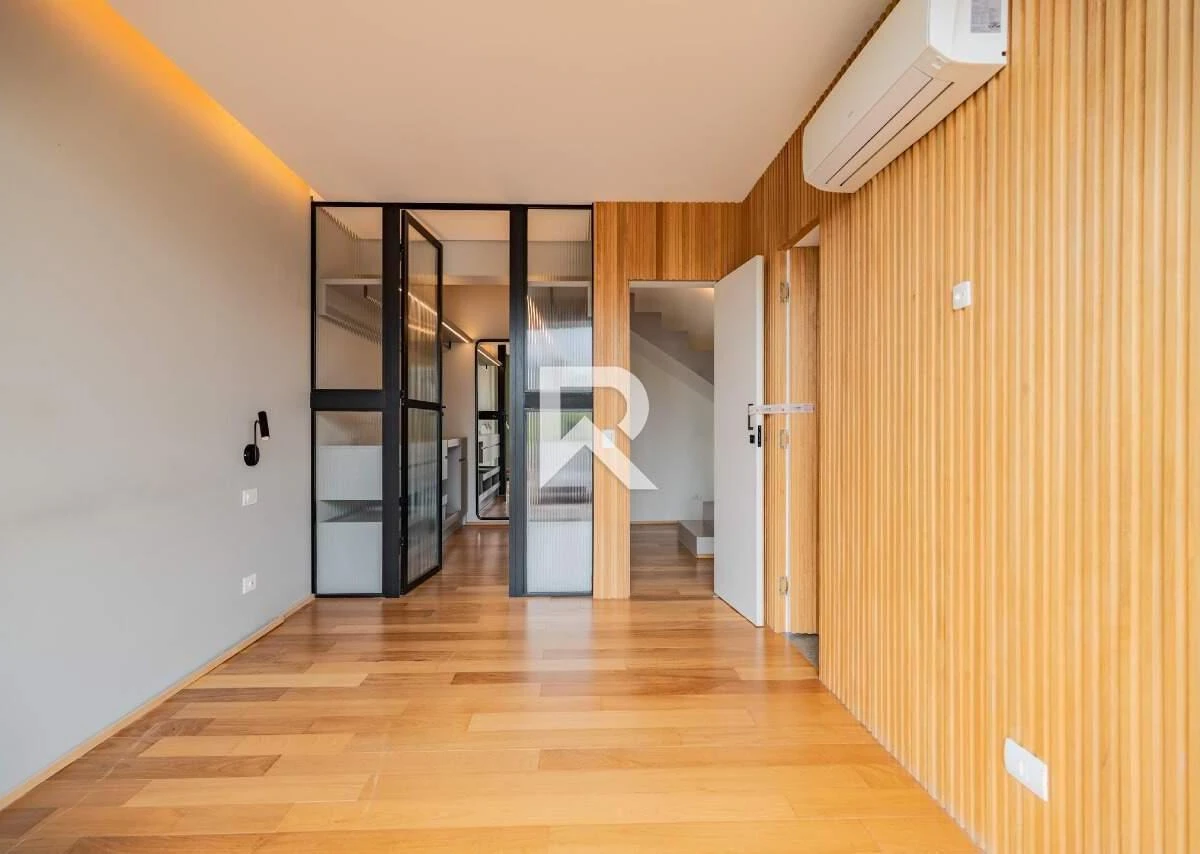 3-bedroom apartment with a walk-in closet in Curitiba — photo 8