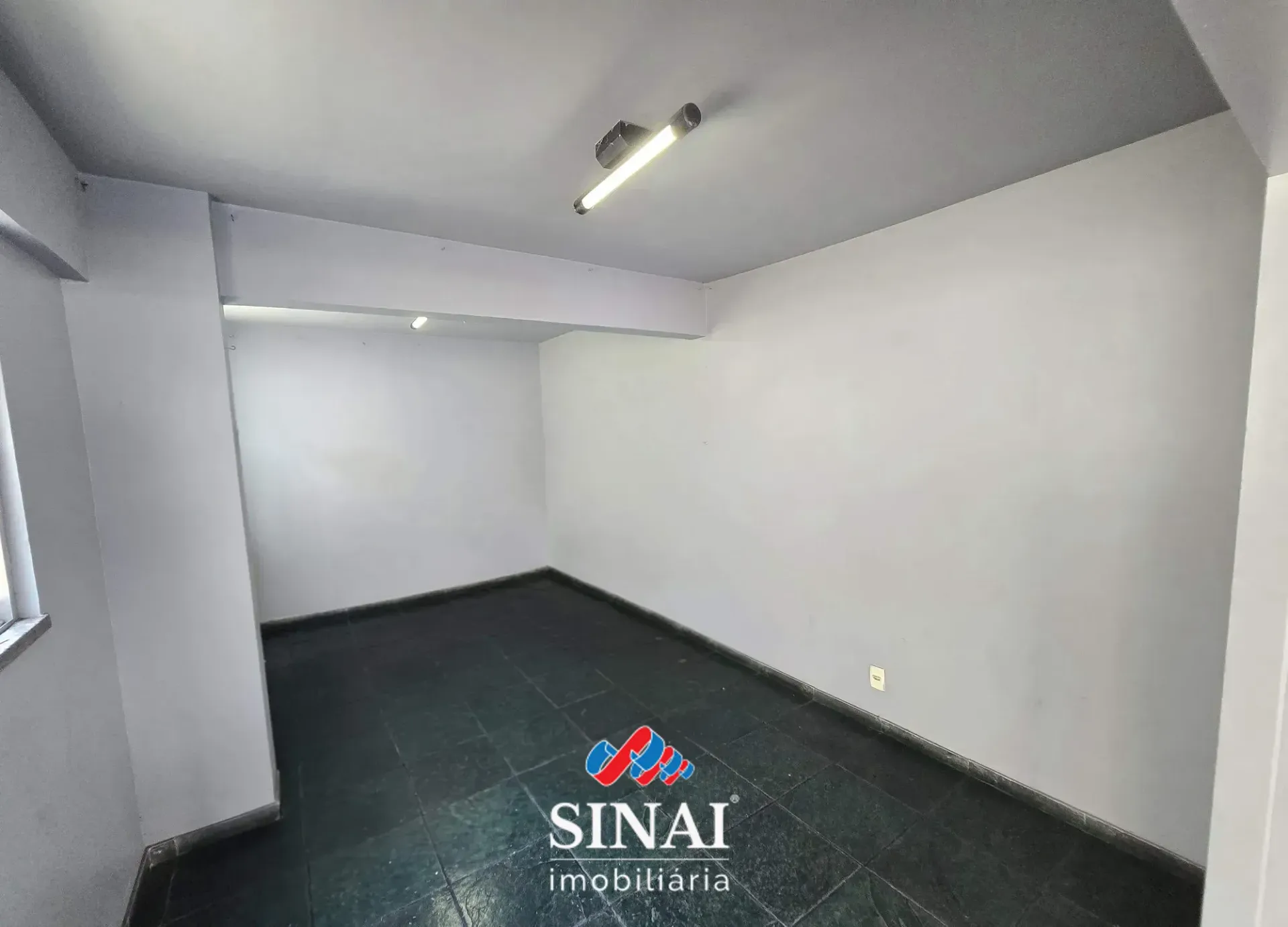 2-bedroom apartment with a washing machine — photo 34