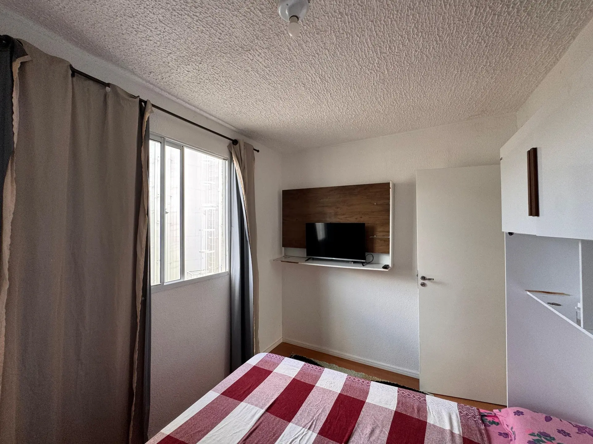 Furnished 2-bedroom apartment with 1 bathroom — photo 9