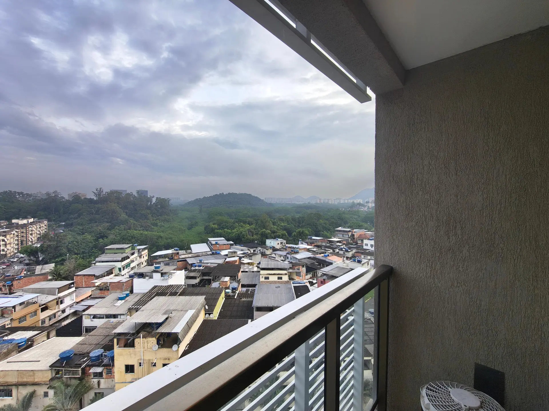 Furnished 1-bedroom apartment with a balcony and pool — photo 15