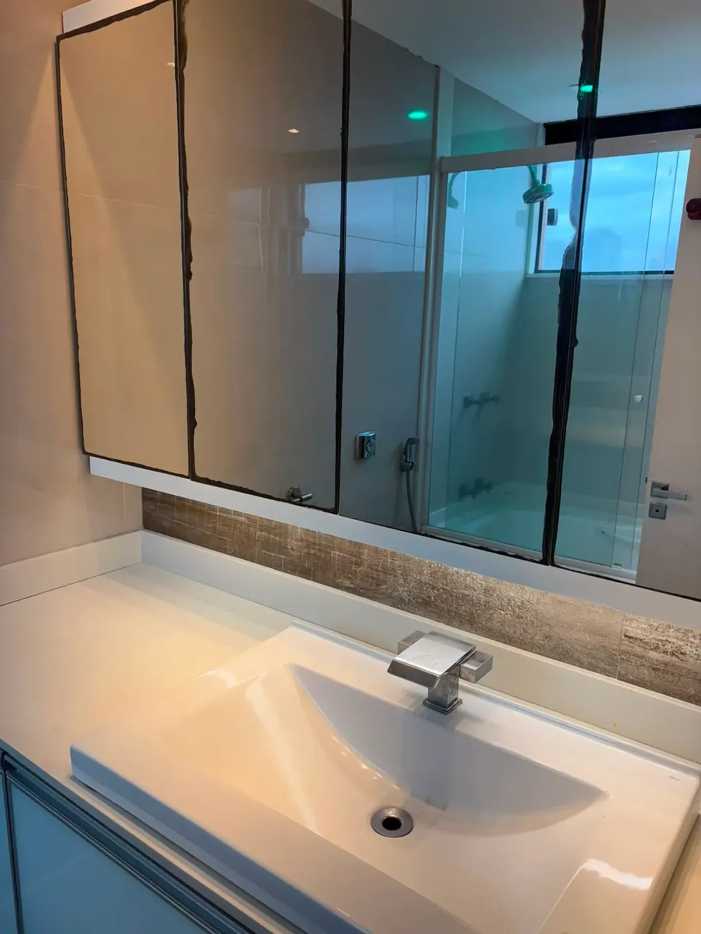 Furnished 2-bedroom apartment with 2 bathrooms, 88 m² — photo 22