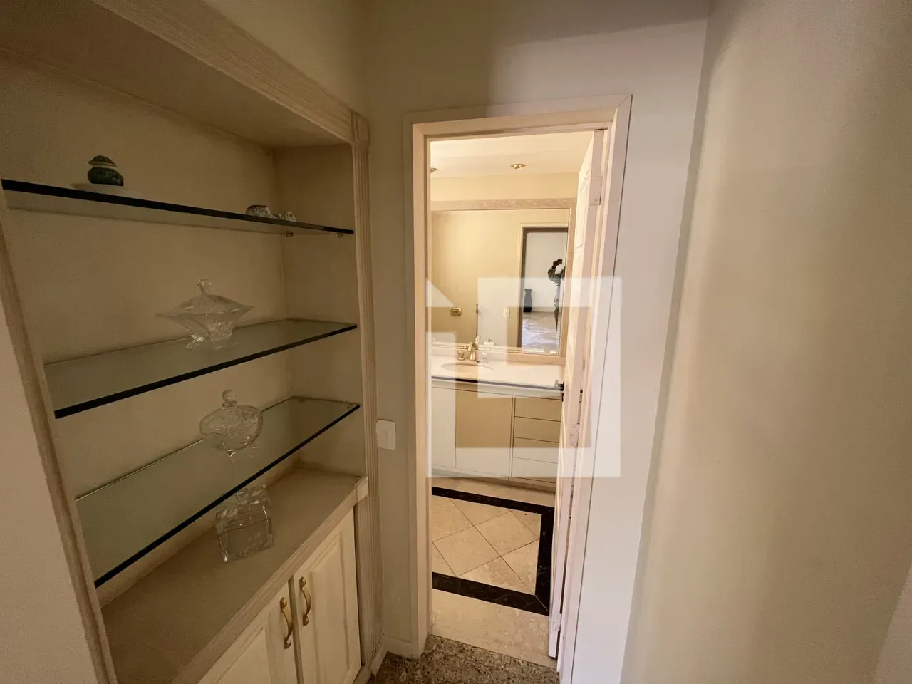 House with 4 suites and 5 parking spaces plus balcony BBQ — photo 36