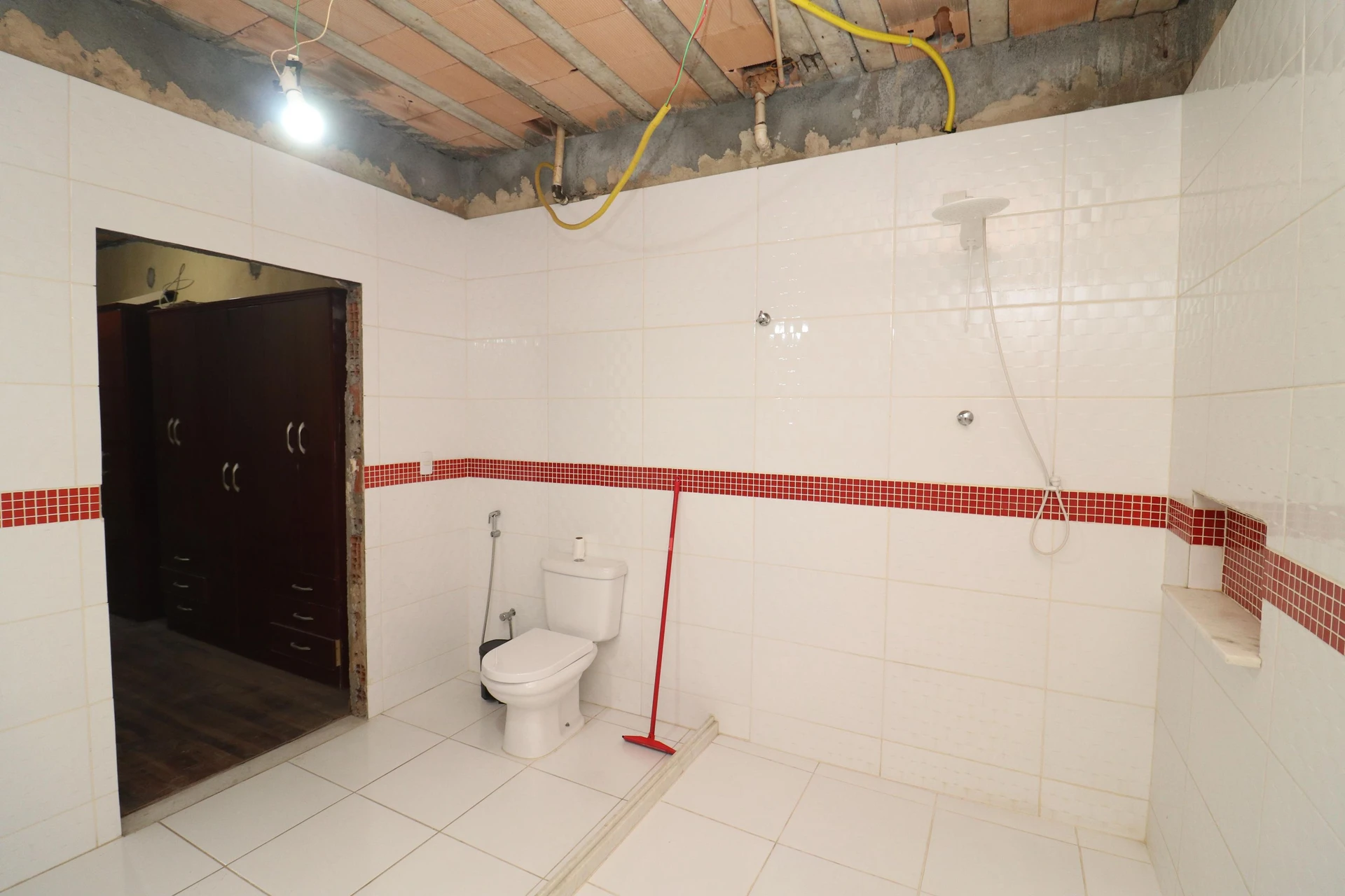 House with 4 suites and 3 parking spaces with private garden — photo 41
