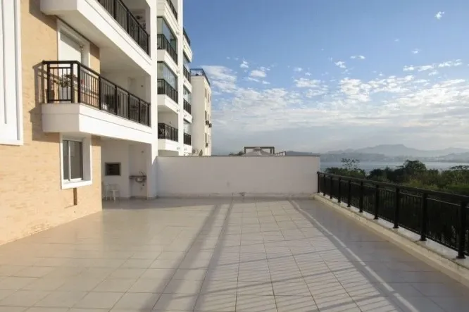337 m² apartment with 3 en-suite bedrooms and 2 parking spots