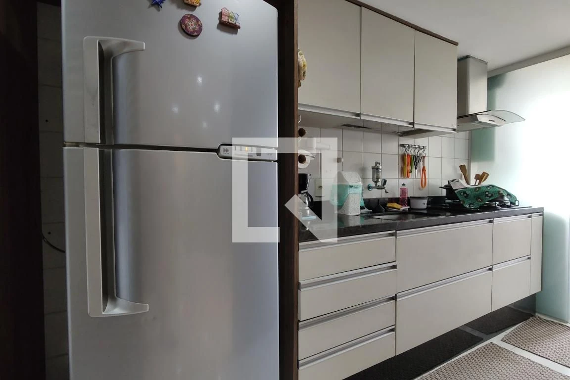 Glass-enclosed balcony in a 3-bedroom apartment, 155 m² — photo 25