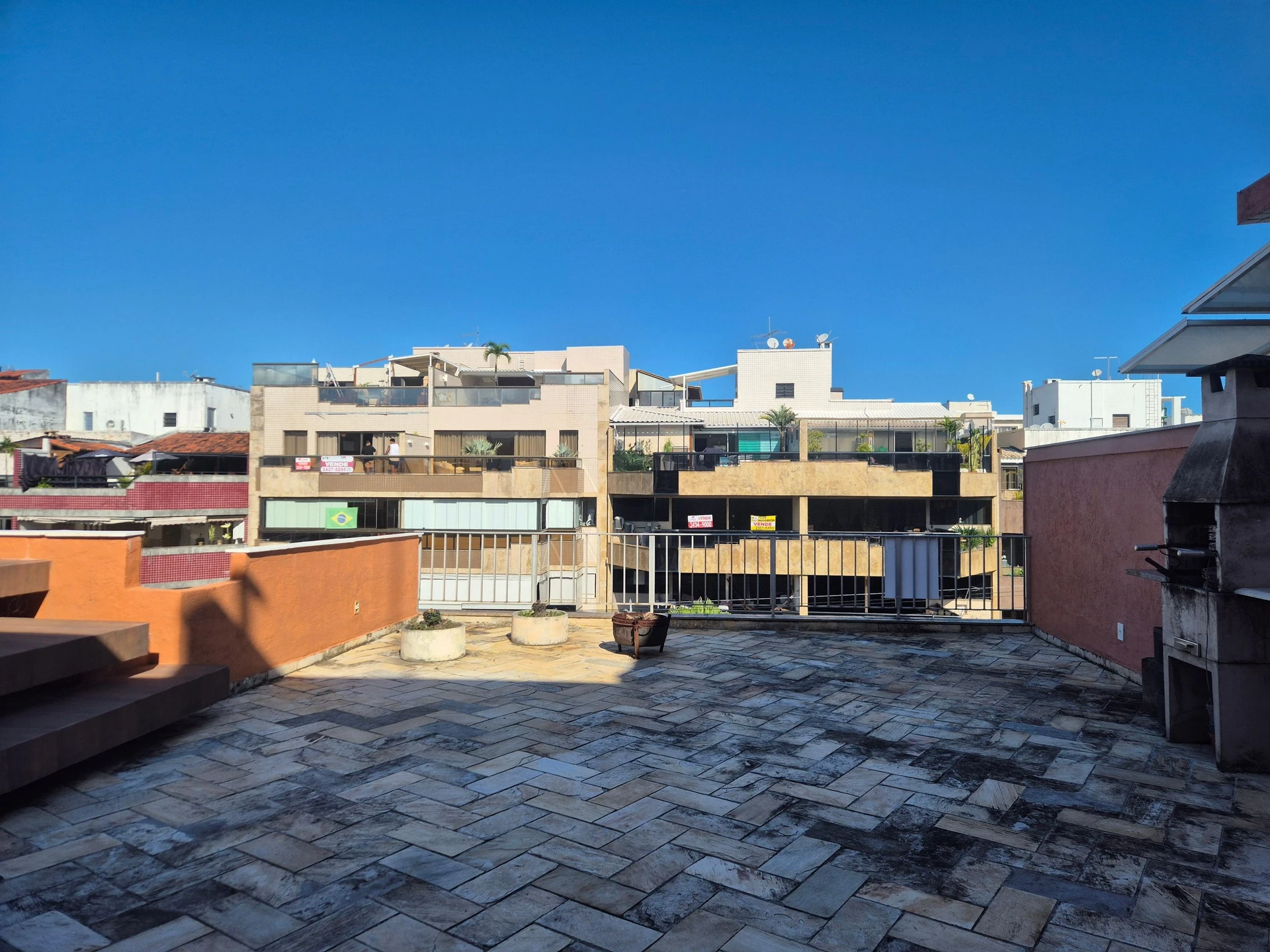 Rental apartment with 2 bedrooms and a balcony — photo 30