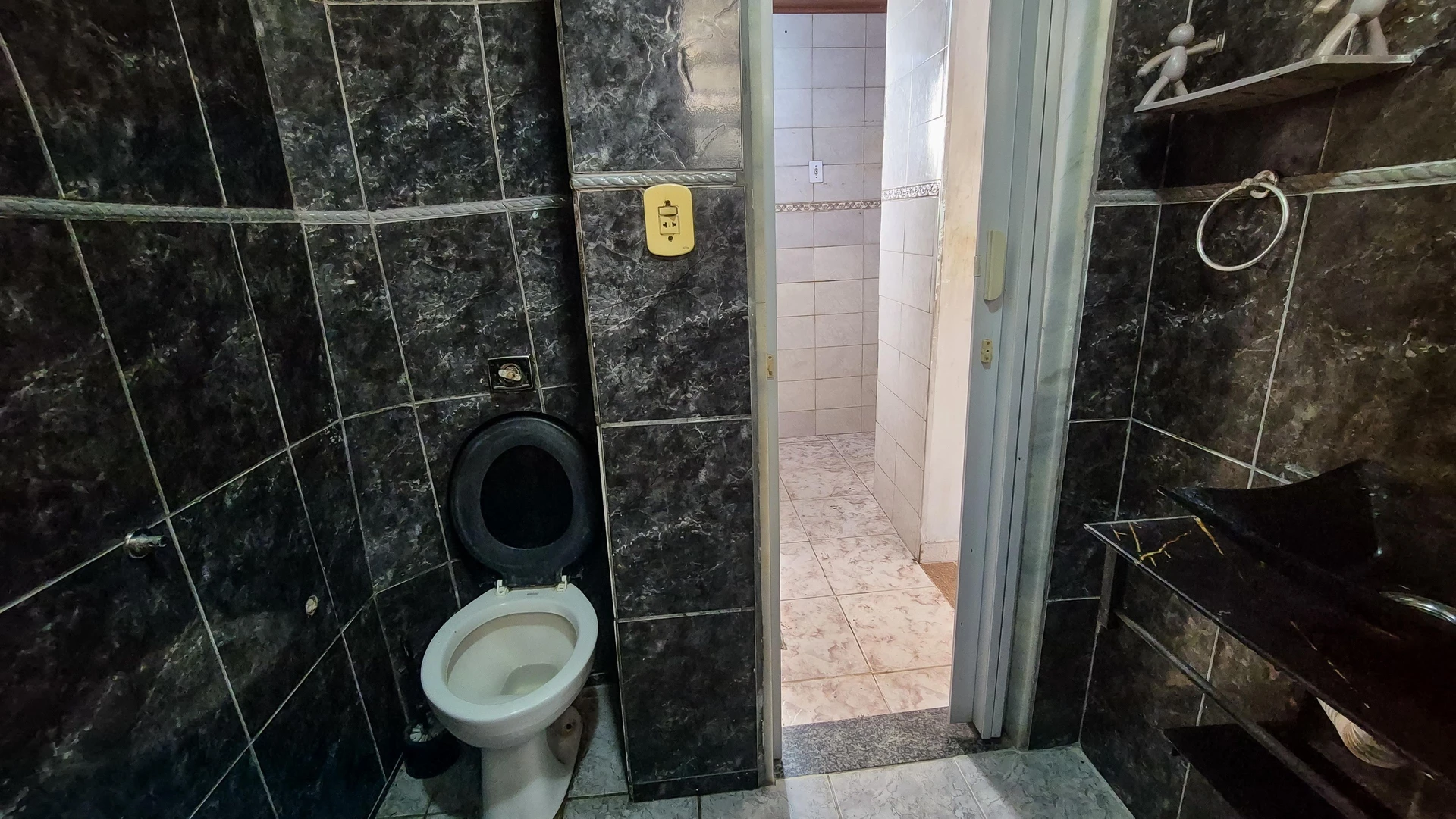 Невмебльована квартира з 2 спальнями та компактною кухнею — photo 22