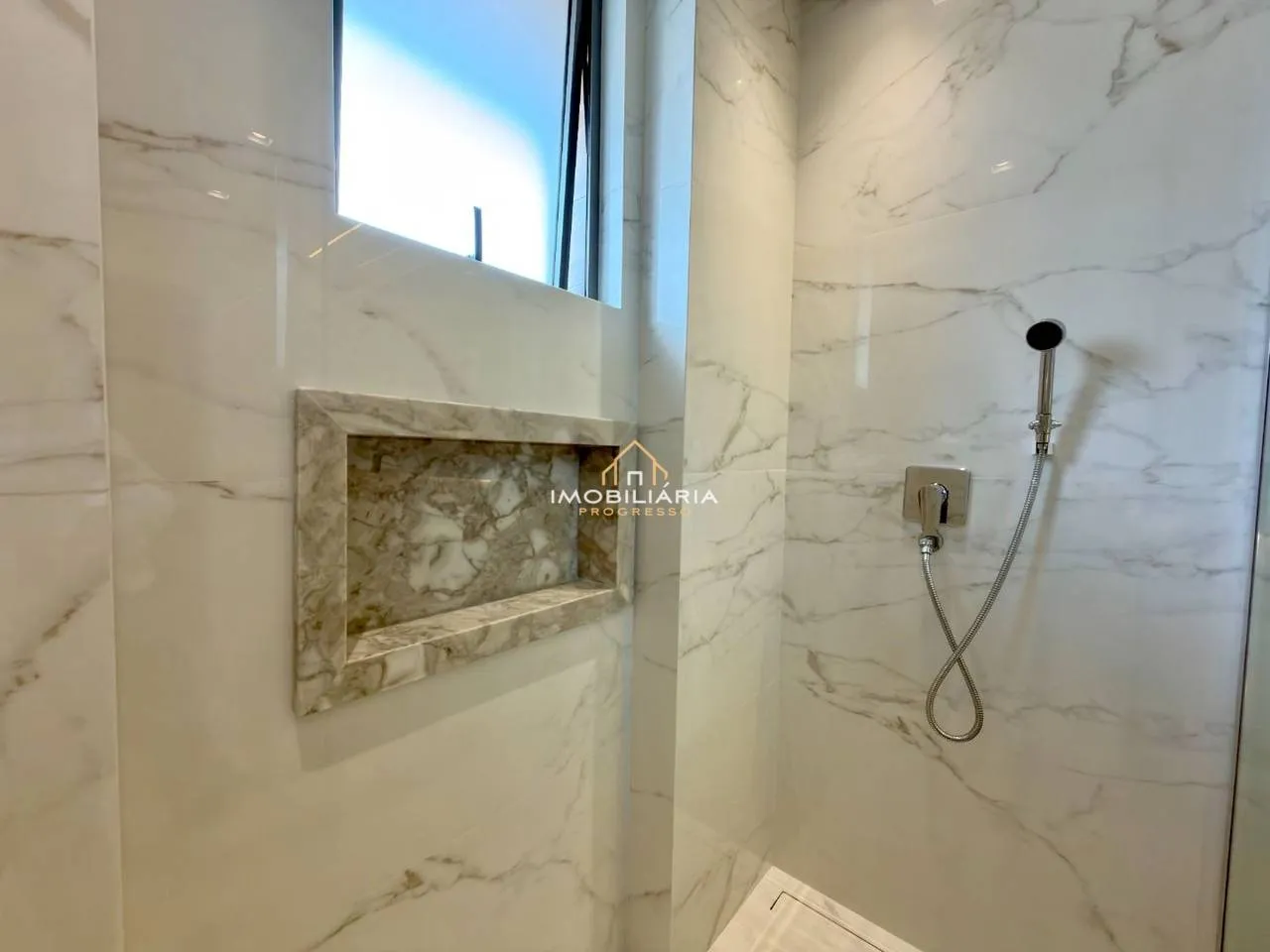 Dishwasher in a 3-bedroom apartment, 153 m² — photo 49