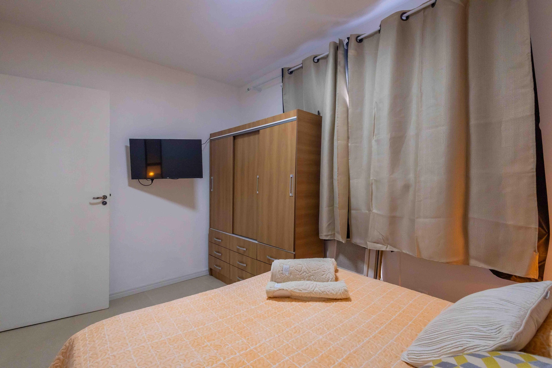 Furnished 2-bedroom apartment with 1 parking space — photo 27