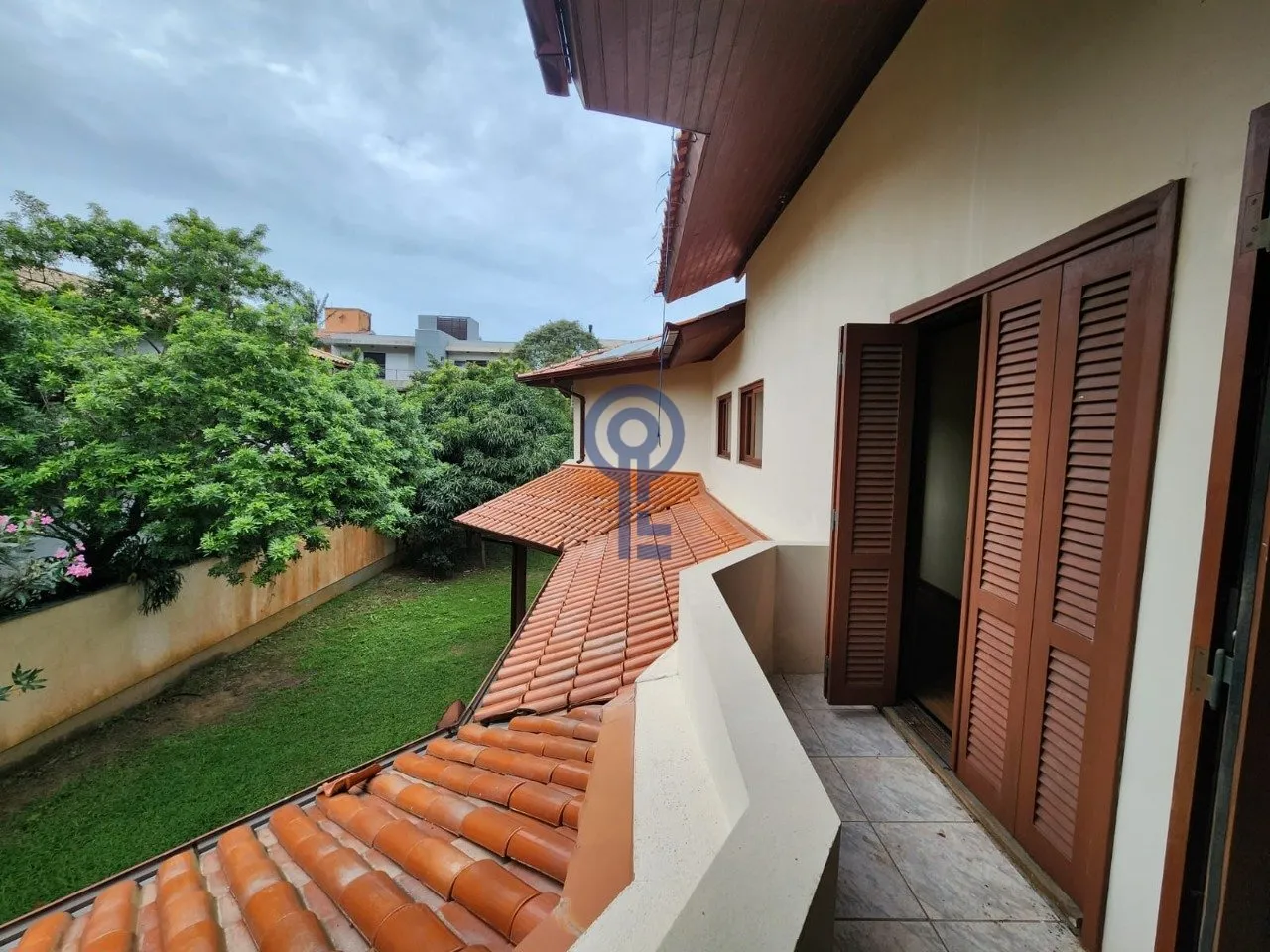 Condo house with 4 bedrooms and a private garden — photo 38