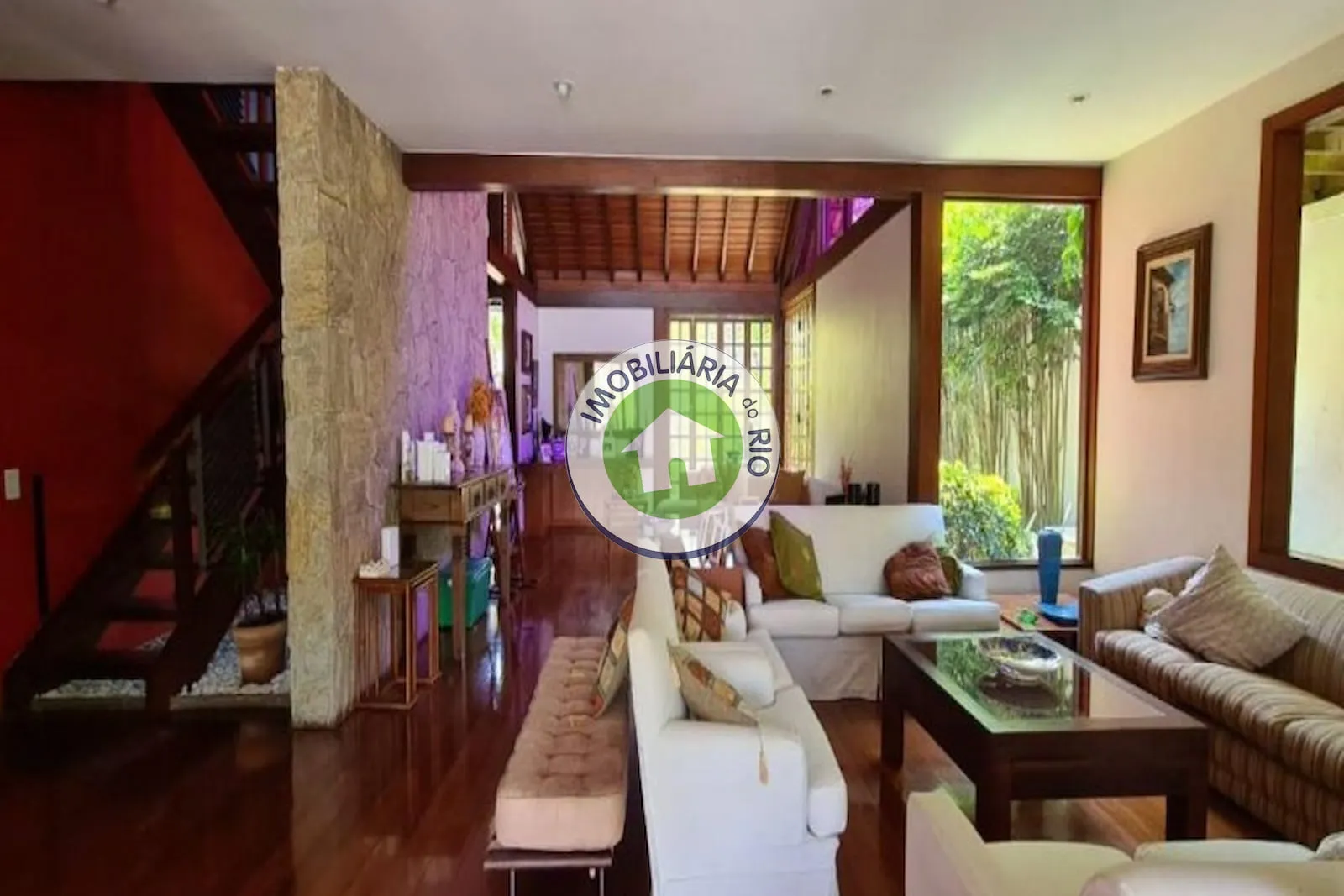 House with a balcony, 5 bedrooms and 5 bathrooms — photo 13