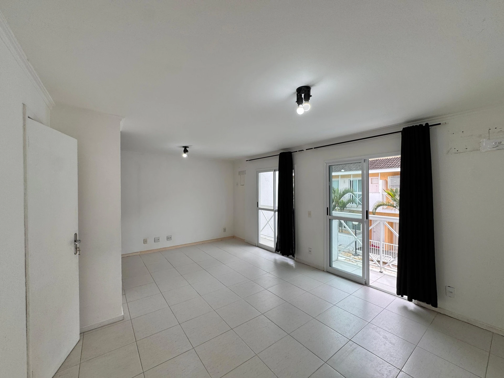 4-bedroom apartment with balcony and private BBQ grill — photo 48